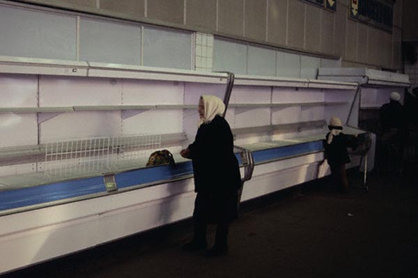 Переломный период России в цветных фотографиях начала 90-х годов