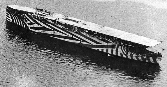 HMS Argus в dazzle, 1918 год
